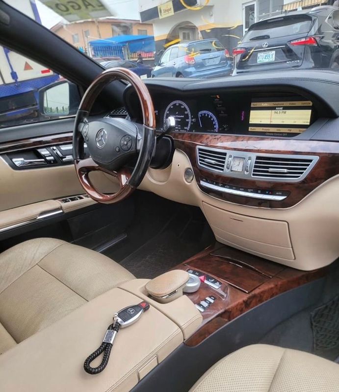 Thumbnail 3 of 2012 Mercedes-Benz S-Class S550